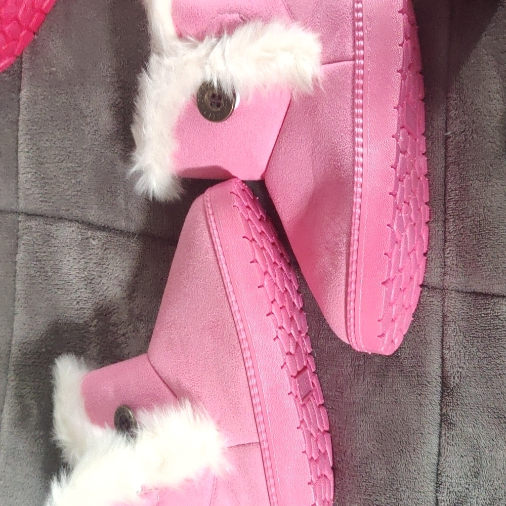 Light pink Winter boots brand new with bag hot pink